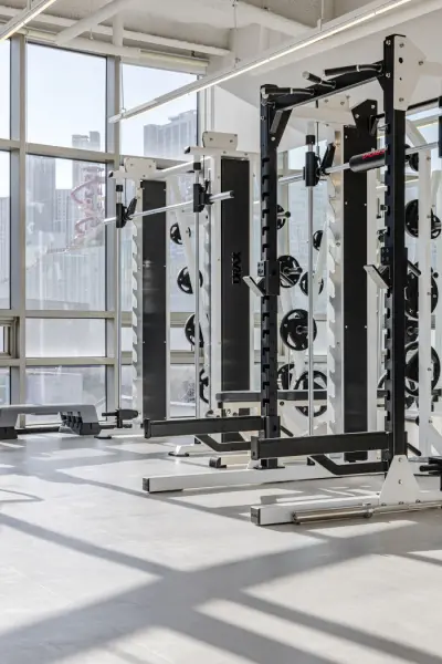 자연광 가득한 프리웨이트존 피트니스센터